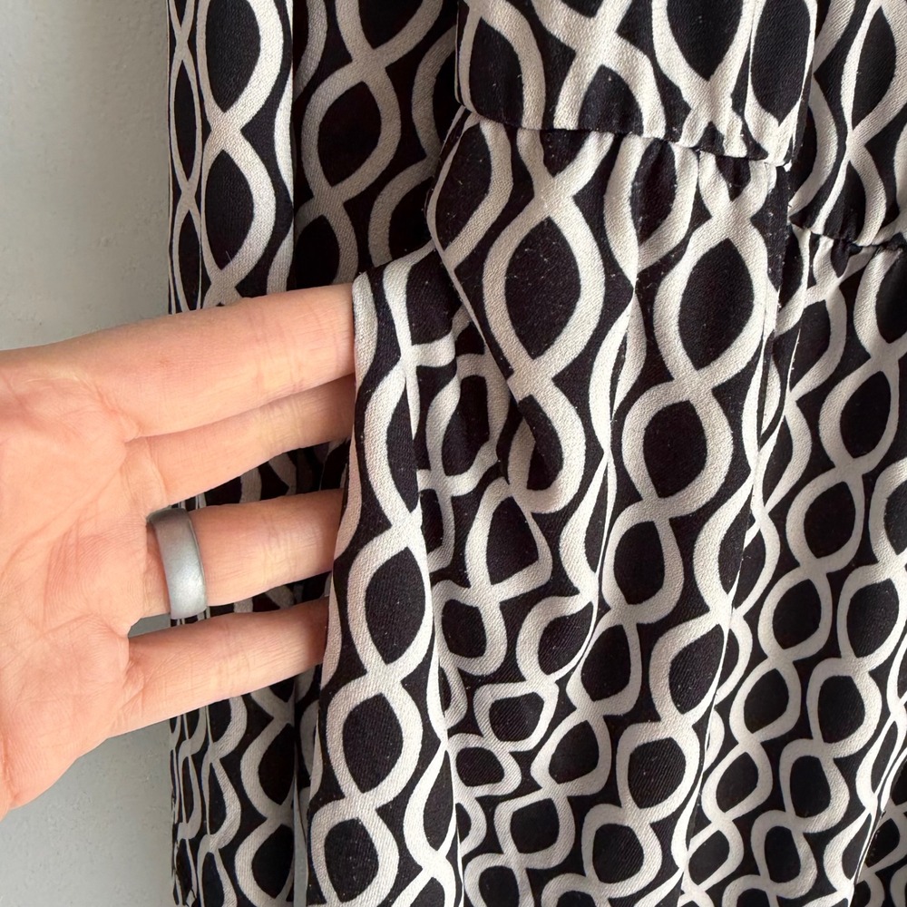 BLOOMCHIC Black White Geometric Monochrome Minimalist V-Neck Ladies Dress, 14/16 - Picture 7 of 8